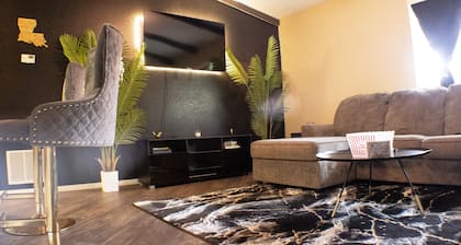 Near Fort Polk • Pool • Gym • Shopping • Golf