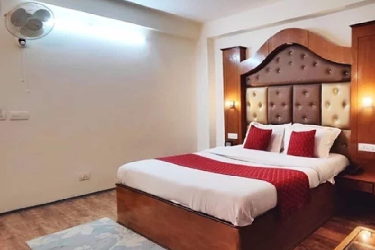 Premium bedding, memory-foam beds, in-room safe, desk