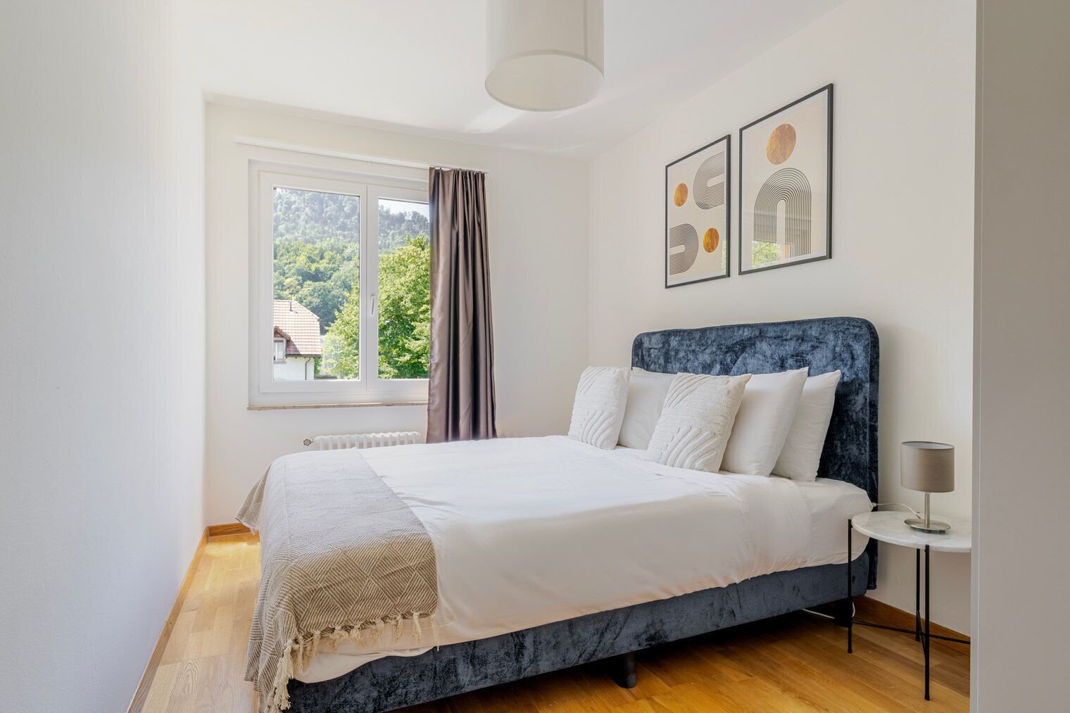 3 室のベッドルーム、アイロン / アイロン台、WiFi、ベッドシーツ