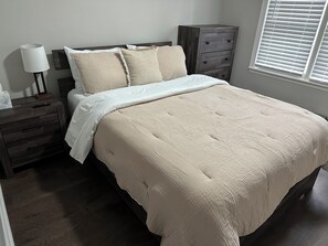 2 bedrooms, WiFi, bed sheets