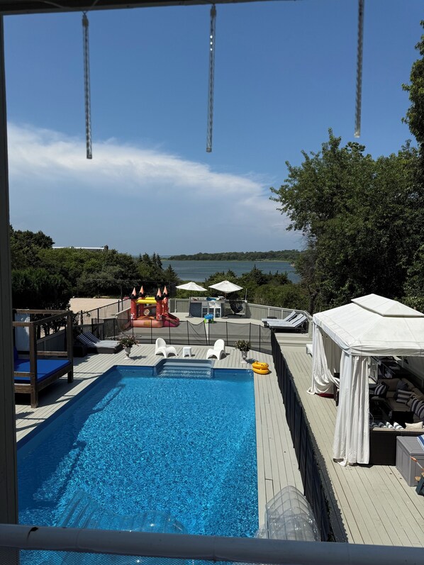 Piscine extérieure, piscine chauffée