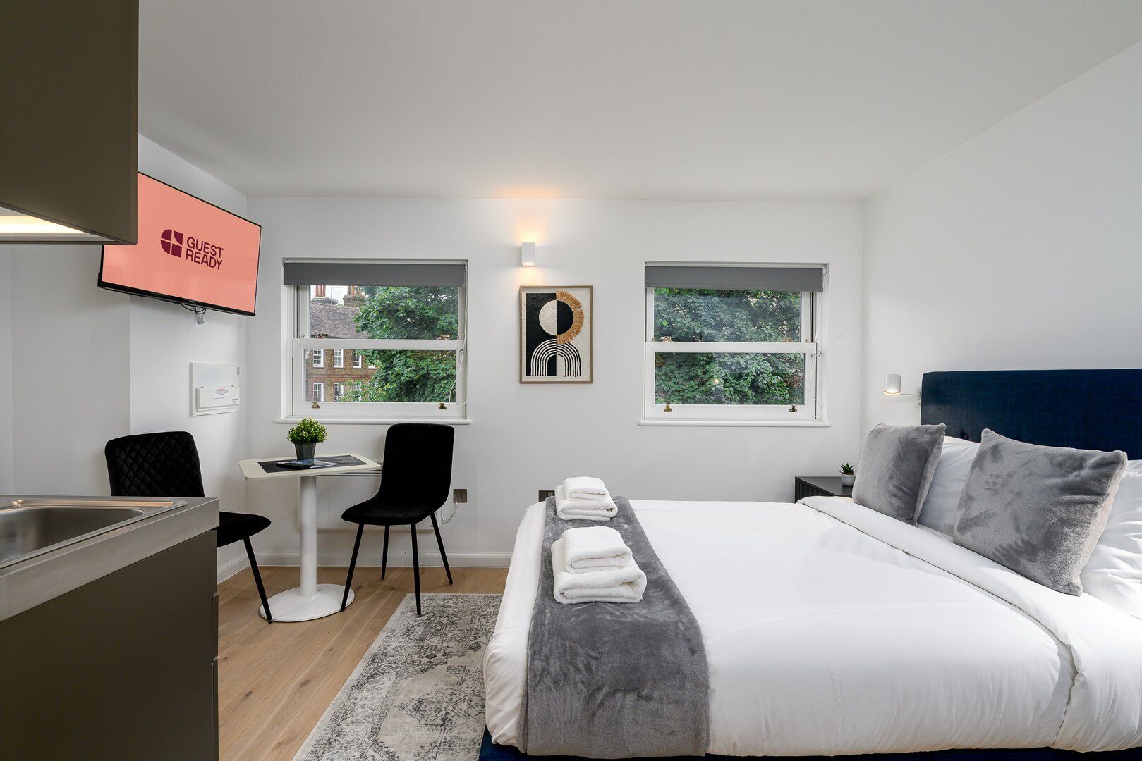 Iron/ironing board, internet, bed sheets