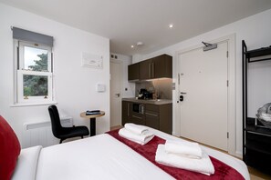 1 bedroom, iron/ironing board, internet, bed sheets