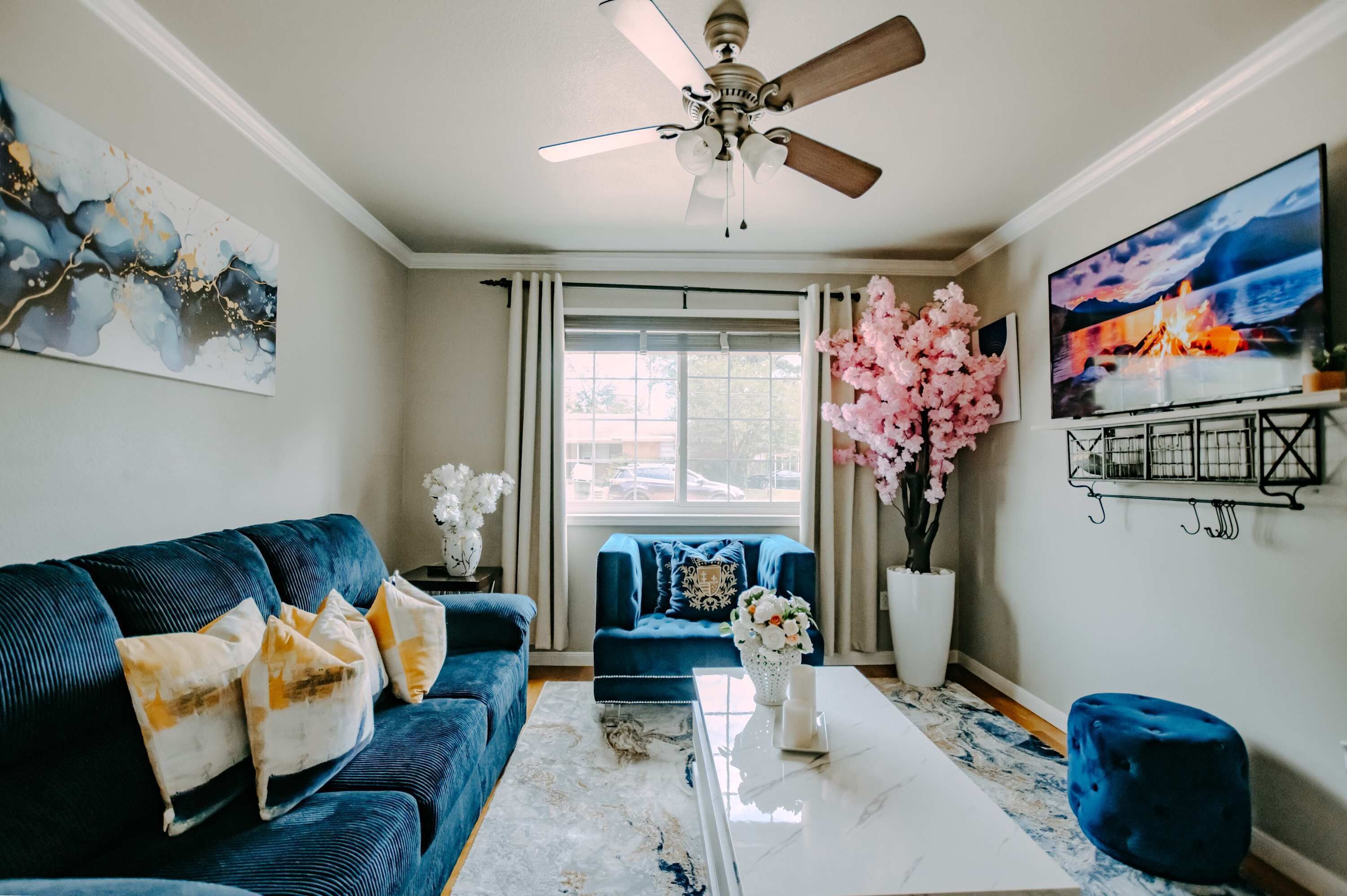 King + Queen 2br · Sleeps 6 · Walk To Sfa - Nacogdoches, TX