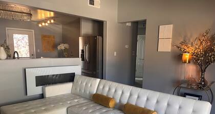 Welcome to La Casa de Oro! Enjoy this comfortable 3 bedroom home in Santa Fe!