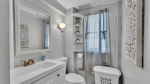 Shower, hair dryer, towels, soap - Fall Break Specials! 4beds; Perfect For Lake Myrtle Sports!! (Auburndale)