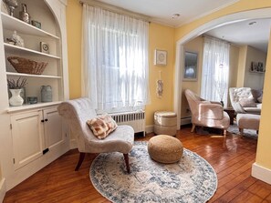 Smart TV, fireplace, books