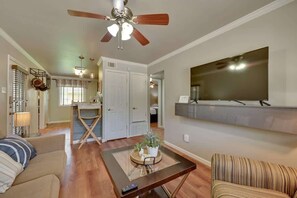 TV, offices - Walk to SFA – Quiet, Remodeled 2BR w/ Fast Wi-Fi, Parking & Full Kitchen | Ideal for Families & Nurses (Nacogdoches)