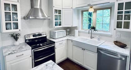 Magical Hobble Creek Cottage 5 Min Walk to Golf