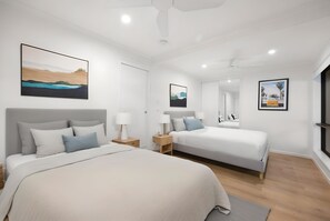 4 bedrooms, iron/ironing board, WiFi