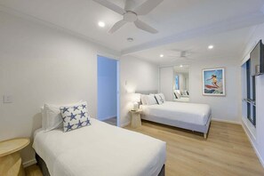 4 bedrooms, iron/ironing board, WiFi