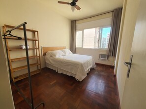 1 chambre, fer et planche Ă repasser, Wi-Fi, literie fournie