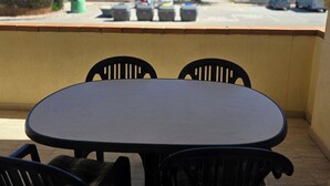 Outdoor dining - 1 Bed Flat - Sleeps 2 - Parking - Wifi (Southampton)