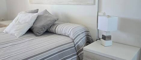 1 habitación, wifi y ropa de cama
