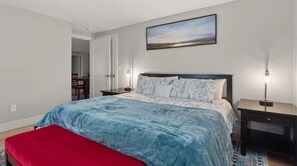 4 bedrooms, desk, iron/ironing board, free WiFi
