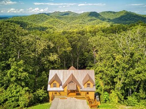 Exterior - New! Private Pool~View~Hot Tub~Arcade~Family Fun (Sevierville)