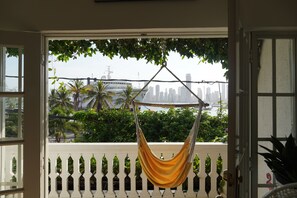 Deluxe House, 5 Bedrooms, Bay View | Balcony