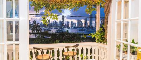 Deluxe House, 5 Bedrooms, Bay View | Balcony view