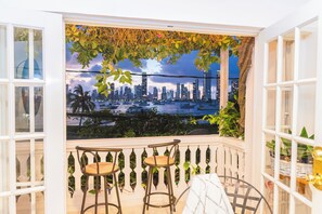 Deluxe House, 5 Bedrooms, Bay View | Balcony view