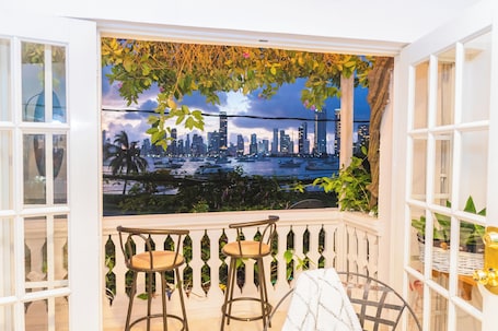 Deluxe House, 5 Bedrooms, Bay View | Balcony view
