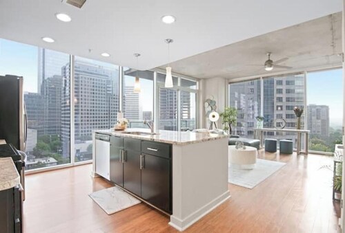 Luxury Midtown Retreat 2BR 2BA