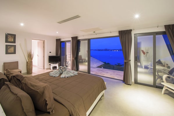 Villa, Bay View