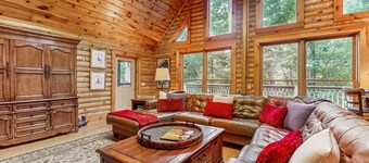 Charming 5BR retreat with Full Kitchen, WIFI, Game Room, and Dog-Friendly