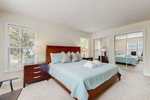 3 chambres, fer et planche à repasser, Wi-Fi, draps fournis