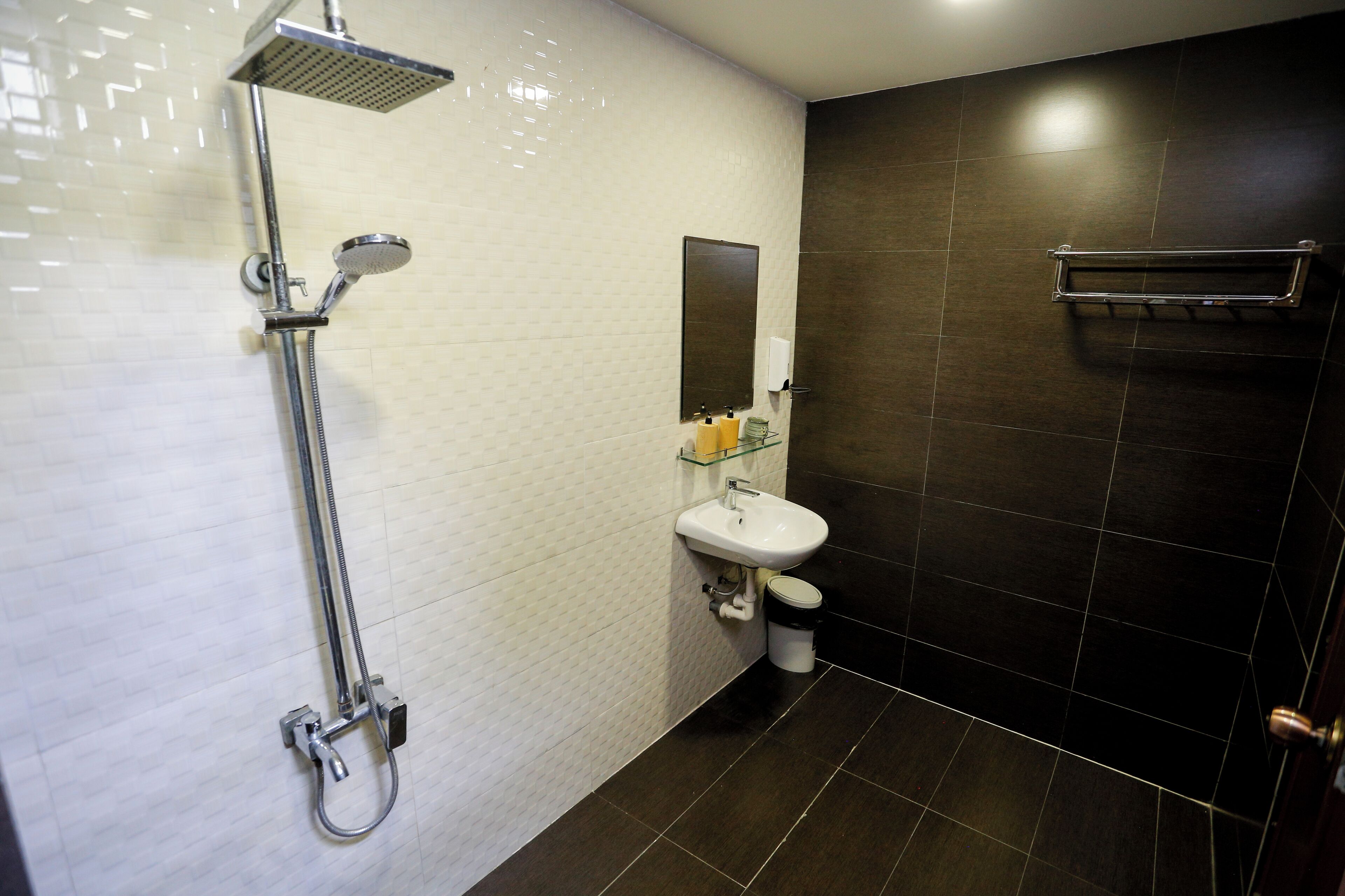 Hårtørrer, håndklæder, Sæbe, Toiletpapir