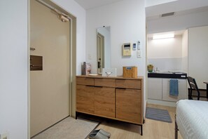 1 bedroom, iron/ironing board, free WiFi, bed sheets - Modern Living Tokyo Komagome 602, a compact studio at excellent location (豊島区)