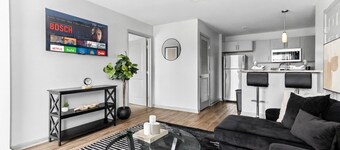 3 mins from Redstone Arsenal &Bridge Street.