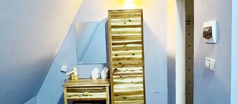 SELA Bungalow and Italian Restaurant