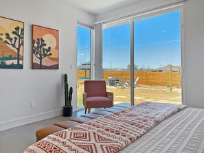 3 bedrooms, desk, iron/ironing board, free WiFi