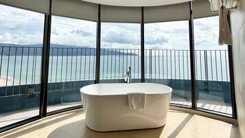 Presidential Double Room, Ocean View | Bathroom | Shower, free toiletries, hair dryer, bathrobes