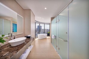 Executive Double Room, Partial Ocean View | Bathroom | Shower, free toiletries, hair dryer, bathrobes