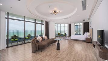 Celia Suite Ocean | Frigobar, cofres nos quartos, escrivaninha