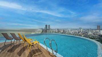 Kolam renang outdoor