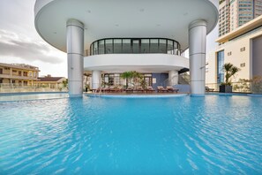 Piscine extérieure