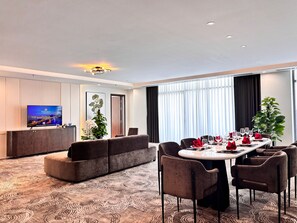 Presidential Double Room, Ocean View | Minibar, in-room safe, desk, laptop workspace