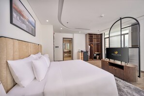 Grand Double Room, Ocean View | Minibar, in-room safe, desk, laptop workspace - Nesta Celia Danang Hotel  (Da Nang)