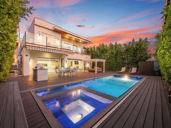 Pool - Orange Villa #D, Pool and Spa (Los Angeles)