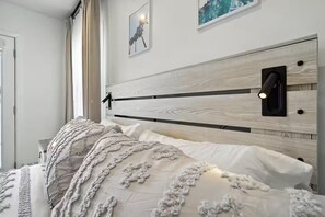 2 dormitoris, planxa i posts de planxar, un bressol de viatge i wifi