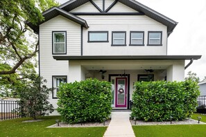 Exterior detail - The WonderNest - St Pete, FL (30 Night Min. Stay) (St Petersburg)