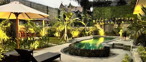 Kolam renang outdoor