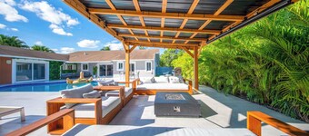 Luxury Villa Serena Heated Pool 15 min to Beach