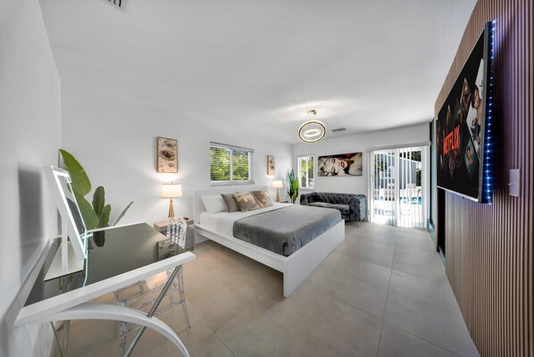 9 habitaciones, escritorio y tabla de planchar con plancha 