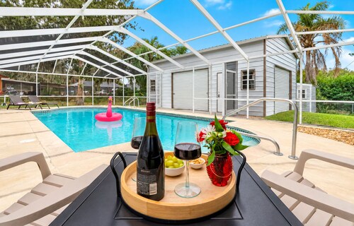 Brandon Getaway | 4BR Home w/ Pool & Hot Tub