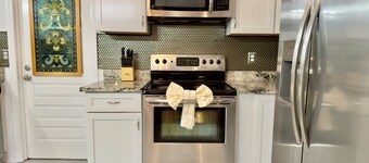 Brandon Getaway | 4BR Home w/ Pool & Chill Vibes