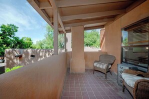 Property grounds - Casa Sena-Courtyard | Patio | 1 Bedroom | Railyard (Santa Fe)