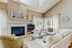 TV, fireplace, DVD player, ping pong